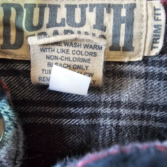 Duluth Trading Co Plaid Flannel Mens Medium Outdoor Utility Classic Trim Fit - Picture 5 of 6